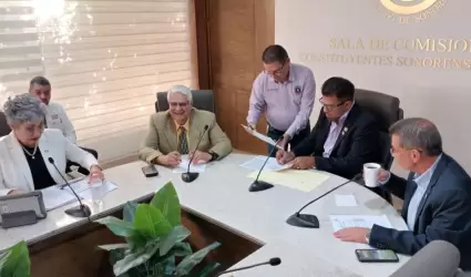 Beatriz Elena Urquijo, titular del ISAF, acudi� al Congreso para dialogar sobre 