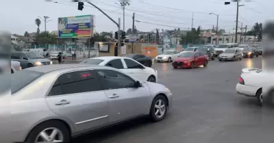 Falla de sem�foros provoca caos vehicular en el bulevar Cucapah