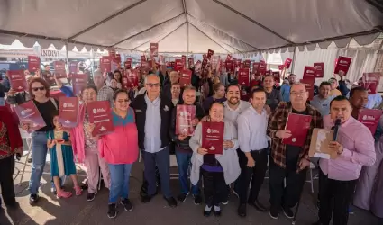 Entrega Gobierno de Baja California t�tulos de propiedad a familias de la zona e
