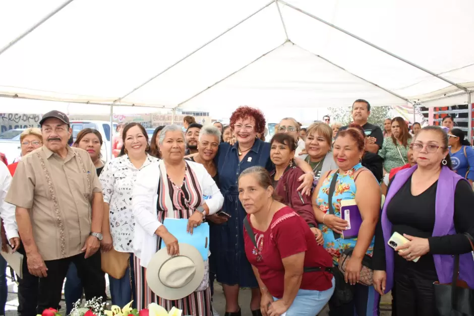 Diputada Mayth� M�ndez inaugura m�dulos de atenci�n ciudadana