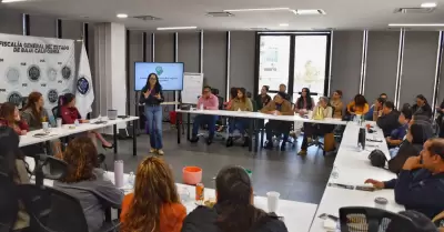 Pl�ticas sobre bienestar mental, comunicaci�n efectiva y colaboraci�n en equipo