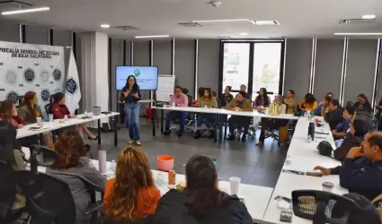 Pl�ticas sobre bienestar mental, comunicaci�n efectiva y colaboraci�n en equipo