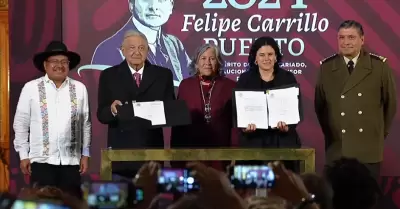 AMLO firma reformas constitucionales en su ltimo da de gobierno