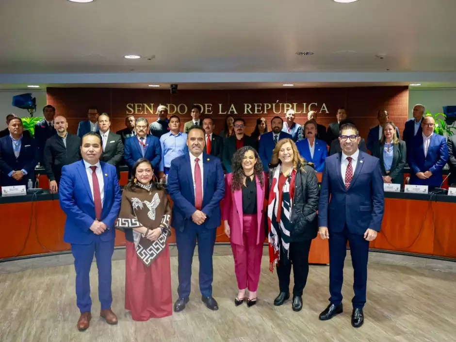 Participa Armando Ayala en Instalaci�n de Comisiones