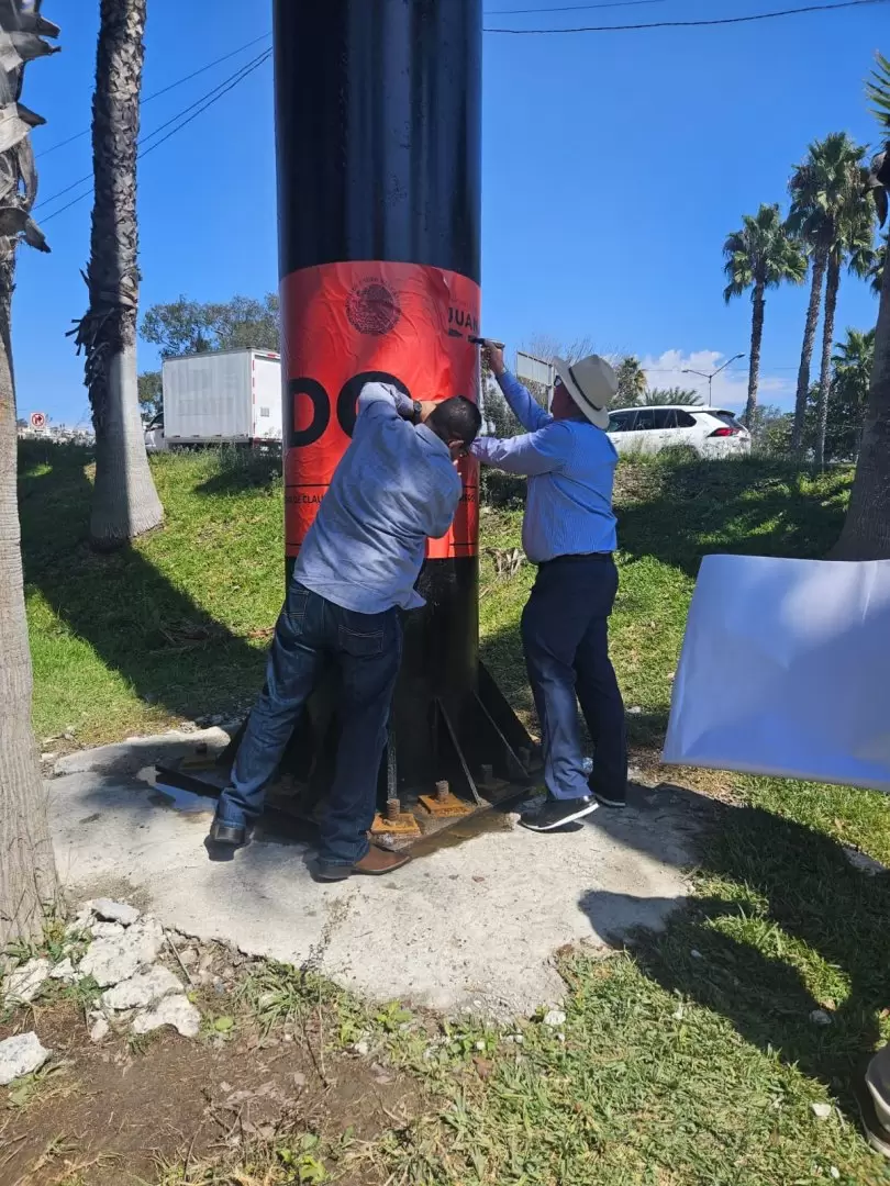 Clausuran cinco espectaculares instalados en la v�a p�blica