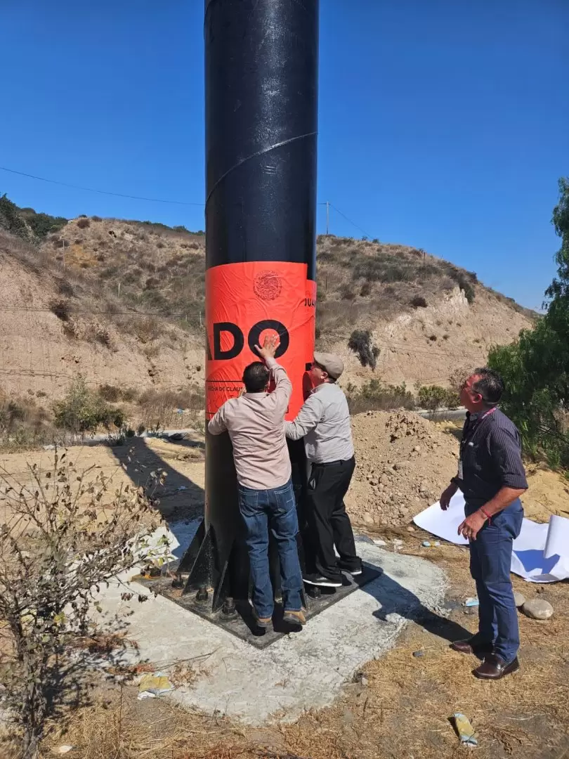 Clausuran cinco espectaculares instalados en la v�a p�blica