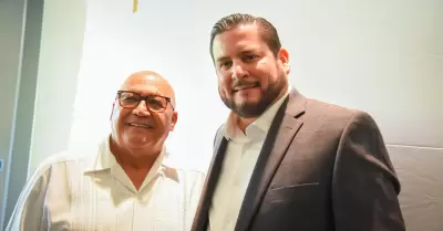 Reuni�n con el alcalde Ismael Burgue�o