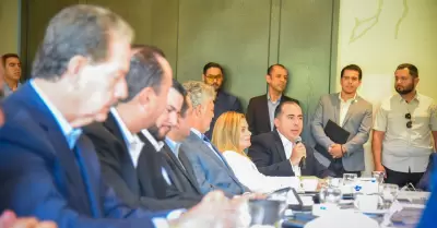 Celebran inter�s de Ismael Burgue�o en sector empresarial
