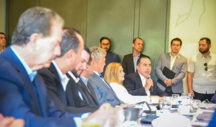 Celebran inter�s de Ismael Burgue�o en sector empresarial