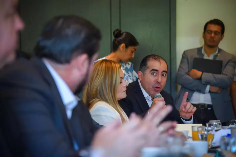 Celebran inter�s de Ismael Burgue�o en sector empresarial