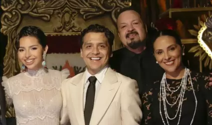 �ngela, Pepe Aguilar y Christian Nodal