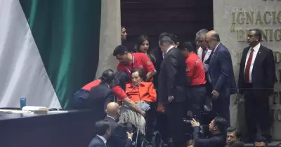 Llegada de Ifigenia Mart�nez, presidenta de la C�mara de Diputados al recinto le