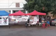 Galleros de Sonora cumplen una semana en plant�n�frente al Congreso del Estado.