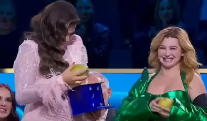 Mariana Echeverr�a y Briggitte Bozzo
