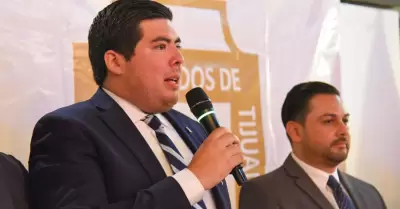 Licenciado Alexander Baz�n G�mez Llanos