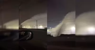 Fuga de agua frente a la Central de Autobuses afect� servicio durante la madruga