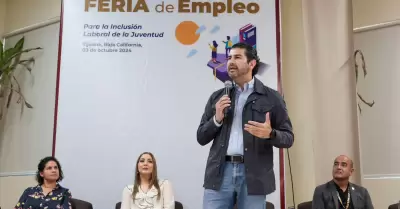 Hace STPS feria de empleo para j�venes en la UABC