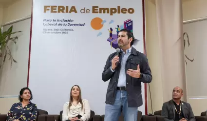 Hace STPS feria de empleo para j�venes en la UABC