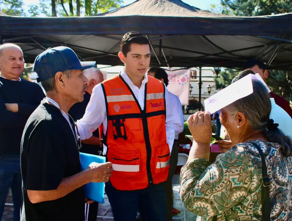 Inaugura Rom�n Cota mi�rcoles ciudadanos en Tecate