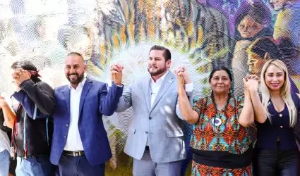 Inaugura alcalde Ismael Burgue�o primer mural de los pueblos yumanos en la aveni