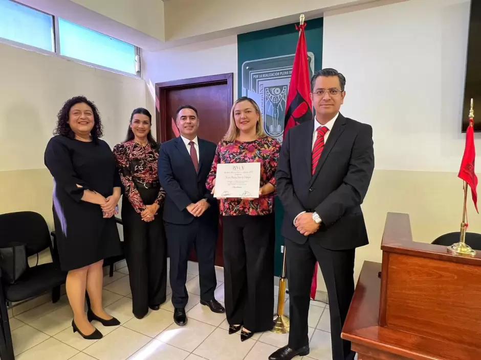 La sociedad merece abogados capacitados y con �tica