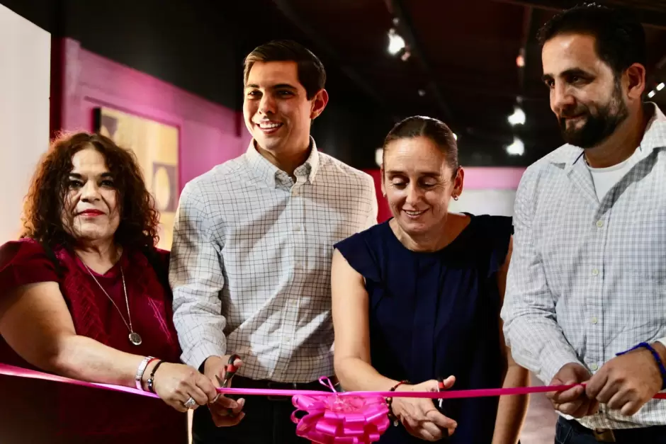 Inaugura Rom�n Cota muestra in�dita "Por siempre Blancarte"