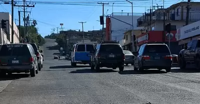 Vecinos de la colonia Altamira alertan sobre sem�foros y postes en mal estado