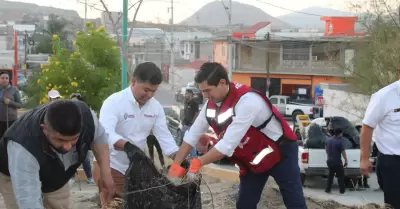 Atiende Rom�n Cota necesidades de la comunidad en colonias El Mayab y La Sierrit