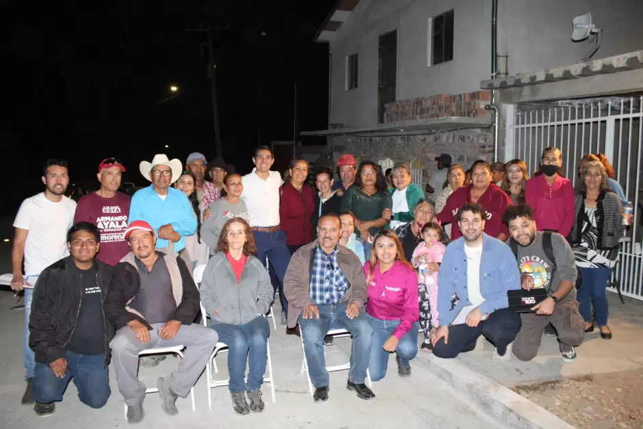 Atiende Rom�n Cota necesidades de la comunidad en colonias El Mayab y La Sierrita