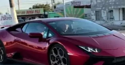 Diputado del Partido del Trabajo en Coahuila, Antonio Flores, conduc�a un auto L