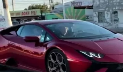 Diputado del Partido del Trabajo en Coahuila, Antonio Flores, conduc�a un auto L