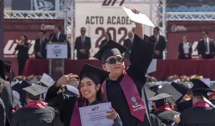 Acto Acad�mico hist�rico de la UTT