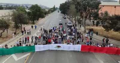 Trabajadores del Poder Judicial bloquean la V�a R�pida Oriente