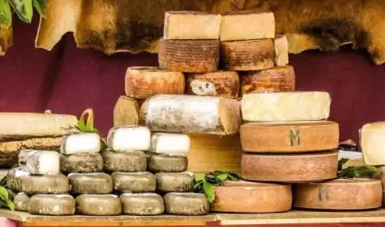 Buscan romper el R�cord Guinness con la tabla de quesos m�s grande del mundo