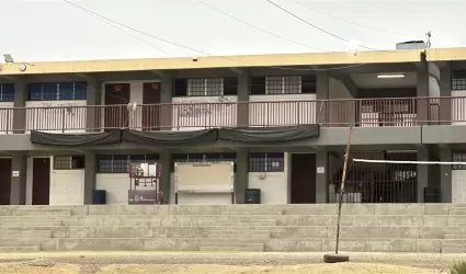 Piden derecho a la educaci�n tras dos a�os sin clases en escuela t�cnica en Vill