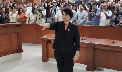 Aprueban solicitud de licencia temporal presentada por el diputado Fidel Mogoll�