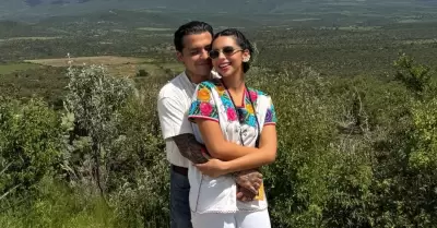 �ngela Aguilar y Christian Nodal
