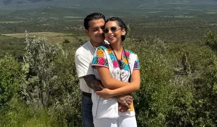 �ngela Aguilar y Christian Nodal
