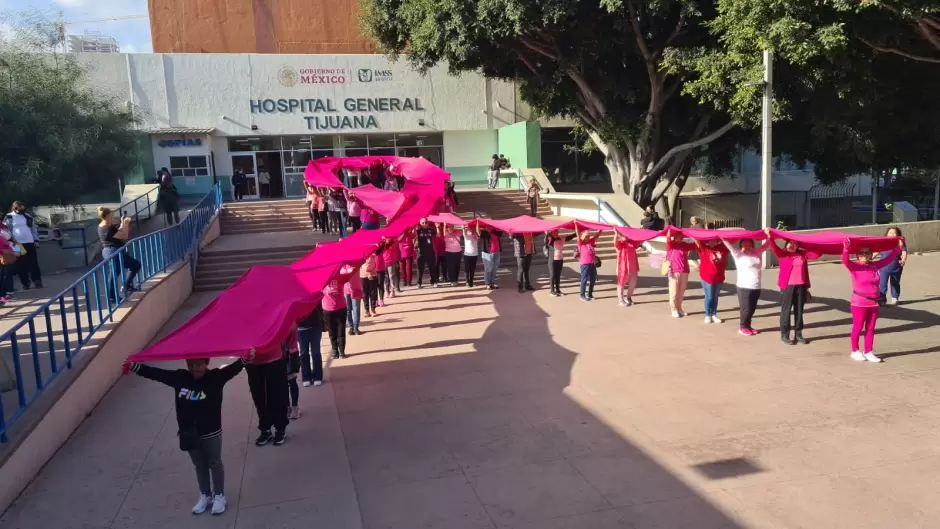 Realizan caminata para sensibilizar sobre la detecci�n oportuna del c�ncer de mama