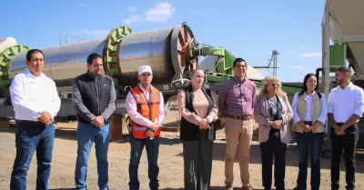 Supervisa Rom�n Cota situaci�n de asfaltadora municipal