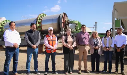 Supervisa Rom�n Cota situaci�n de asfaltadora municipal