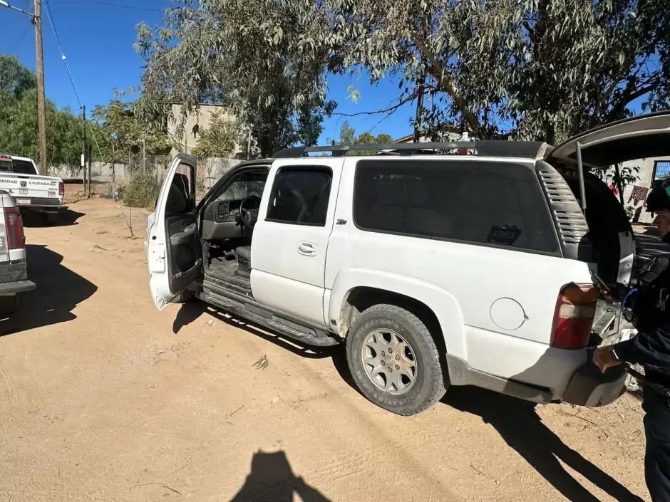 Aseguran galones de gasolina il�cita y recuperan veh�culo robado
