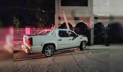 Choque sin lesionados en la Avenida Revoluci�n; conductor fue detenido en estado