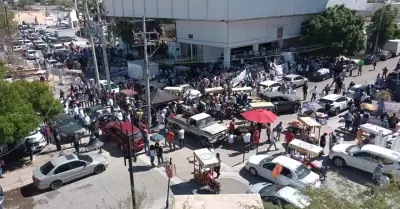 Manifestaci�n de galleros