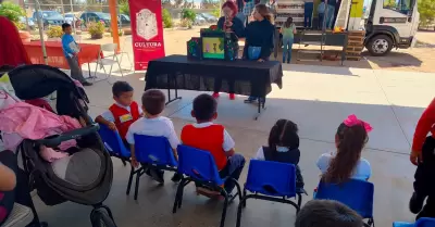 Recorrido "Letras Peninsulares" con el Librob�s de FCE