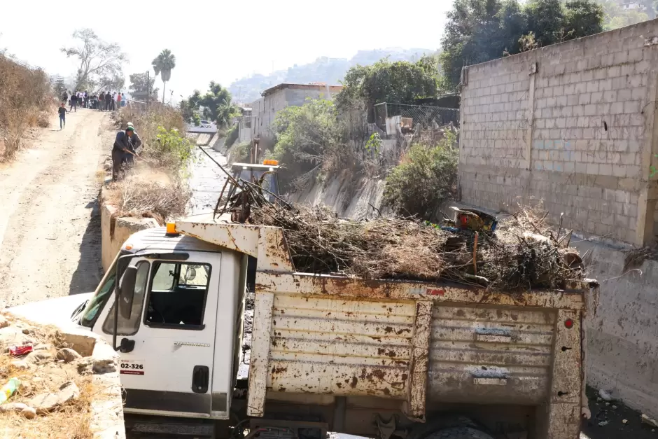 Supervisa alcalde Ismael Burgue�o trabajos de limpieza y mantenimiento en tanques desarenadeores de Tijuana