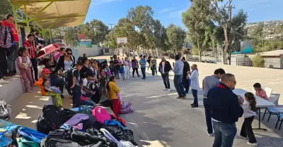Se suman Rotarios a donaci�n de mochilas y �tiles escolares