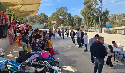 Se suman Rotarios a donaci�n de mochilas y �tiles escolares