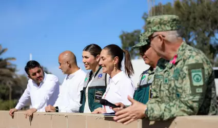 Presidenta de M�xico y Gobernadora de BC realizan recorrido por planta de tratam