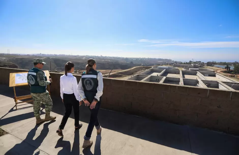 Presidenta de M�xico y Gobernadora de BC realizan recorrido por planta de tratamiento de aguas residuales en Tijuana